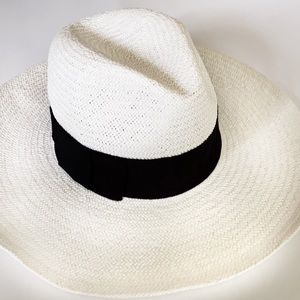 BANANA REPUBLIC WHITE STRAW WIDE BRIM HAT